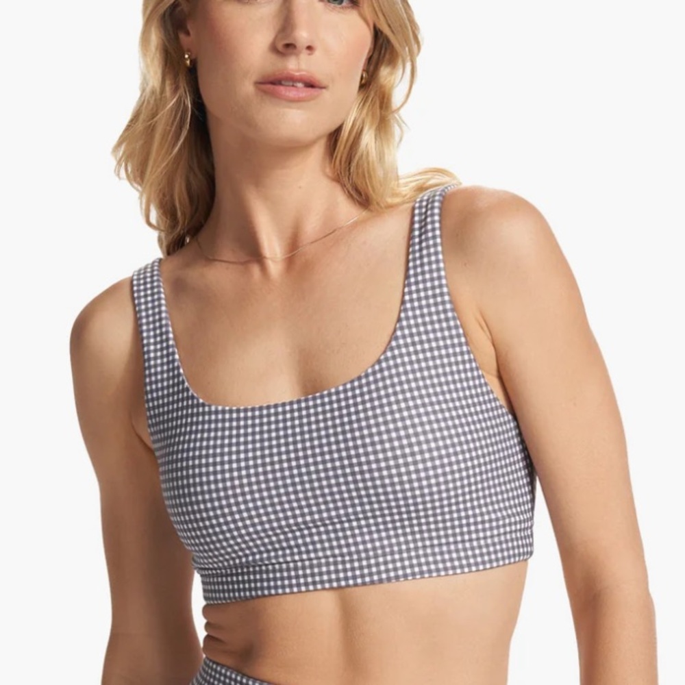 Vuori Daily Bra in White Gingham Plaid